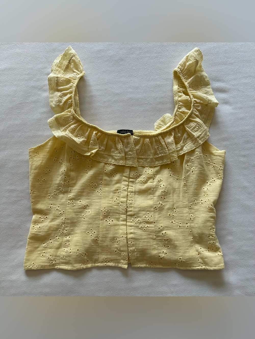 pale yellow wild fable cotton eyelet crop w ruffle / sz med